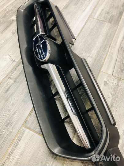 Решетка радиатора subaru legacy