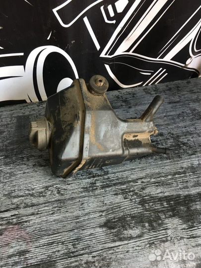 Бачок гура Audi A8 D3