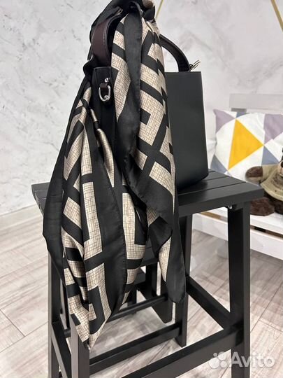 Шелковый шарф женский