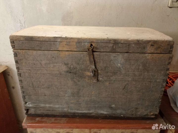 Сундук деревянный