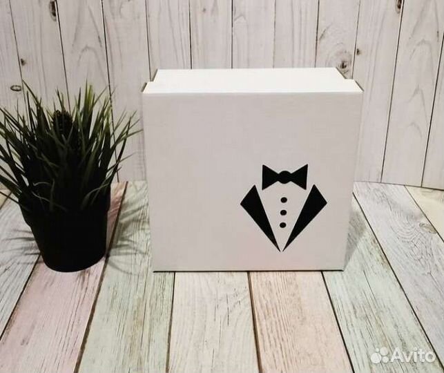 Коробка подарочная 25х25х10см