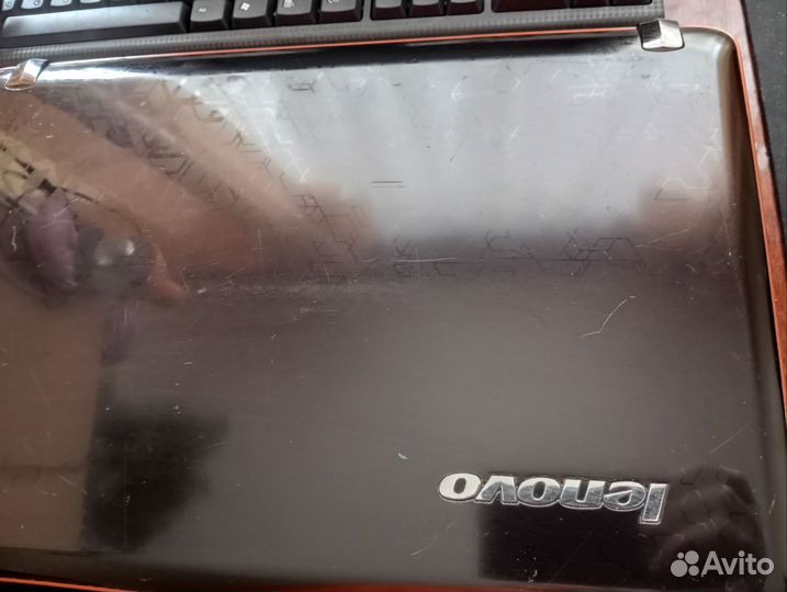 Ноутбук Lenovo y560 на i7