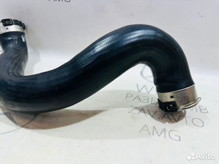 Патрубок интеркулера правый Mercedes W204 M271.8