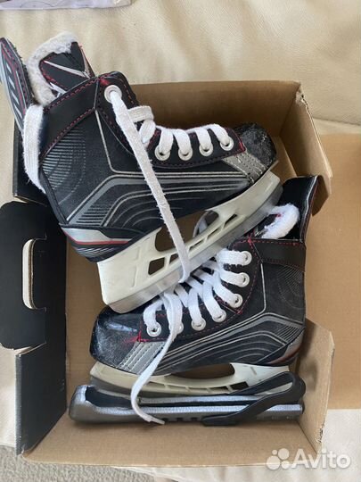 Хоккейные коньки bauer детские 10Y