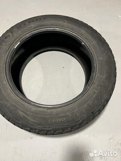 Bridgestone Blizzak DM-V1 235/60 R17