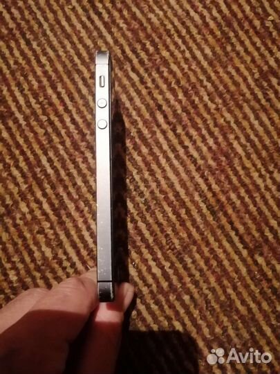 Телефон iPhone 5
