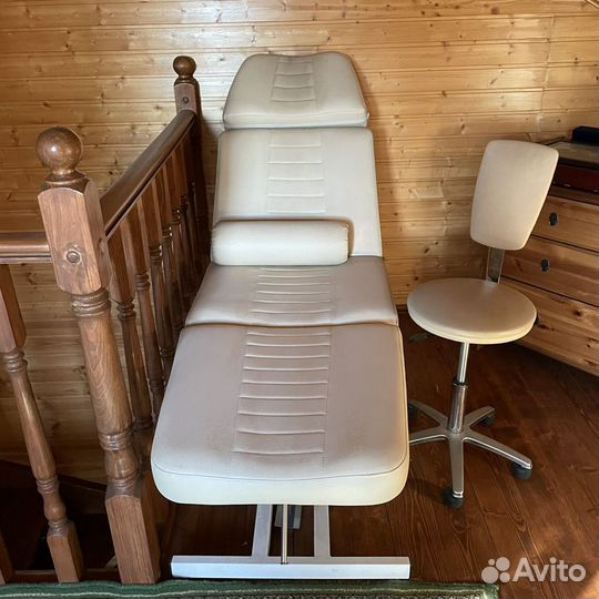 Косметологическое кресло