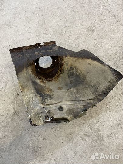 Стакан левый VW Golf 1 Mk1