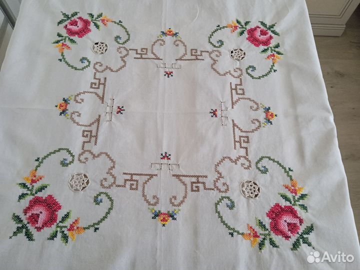 Скатерти разные, вышивка, ришелье