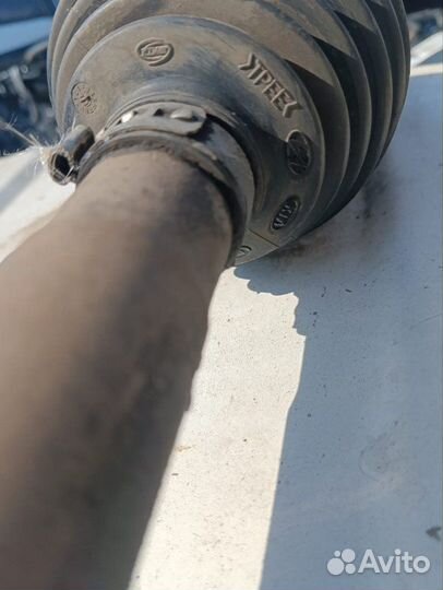 Привод передний правый Киа Cee'd Jd универсал II