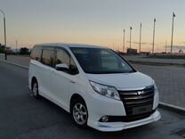 Toyota Noah 1.8 CVT, 2015, 90 000 км, с пробегом, цена 1 800 000 руб.