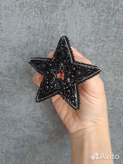 Брошь из бисера