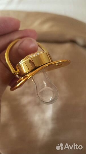 Пустышка золотая с цепочкой и зажимом