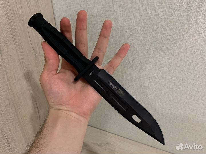 Нож с фиксированным клинком