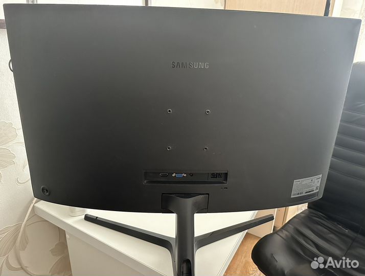 Изогнутый монитор samsung c32r500fhi