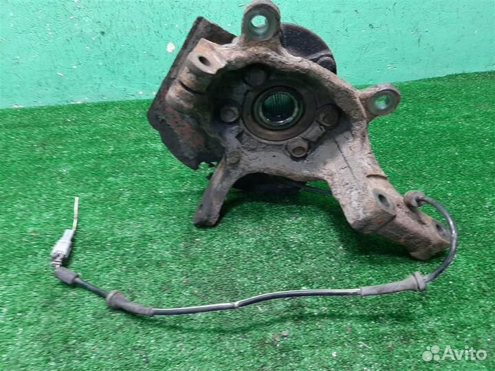 Кулак передний правый Nissan Qashqai J10 2008