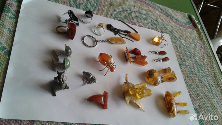 Старый янтарь,броши,кольца,серьги. СССР