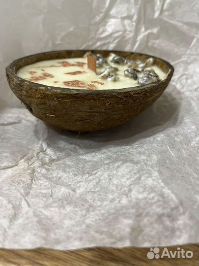 Свеча в кокосе