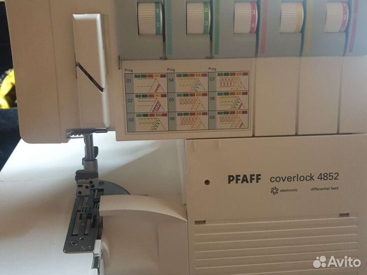 Коверлок pfaff 4852