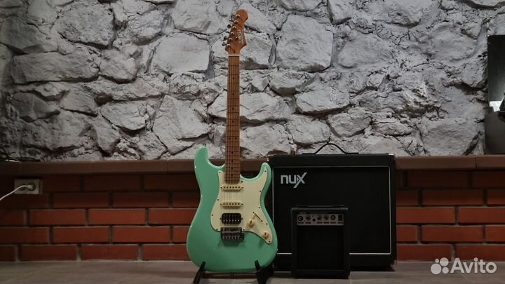 Электрогитара с комбиком + аксессуар