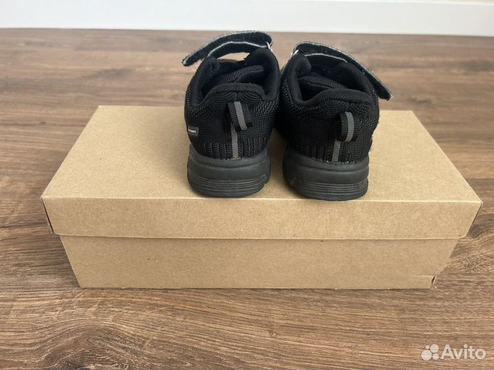 Кроссовки детские 28 размер