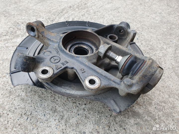 Кулак задний правый AMG для Mercedes W164 W251