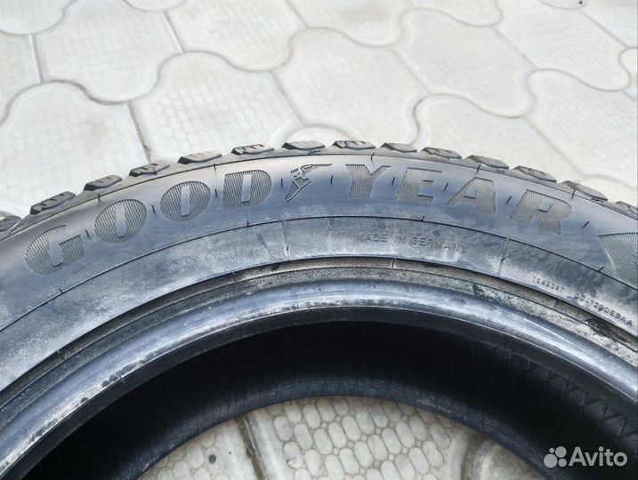 Goodyear UltraGrip Ice Arctic SUV 225/65 R17 102T