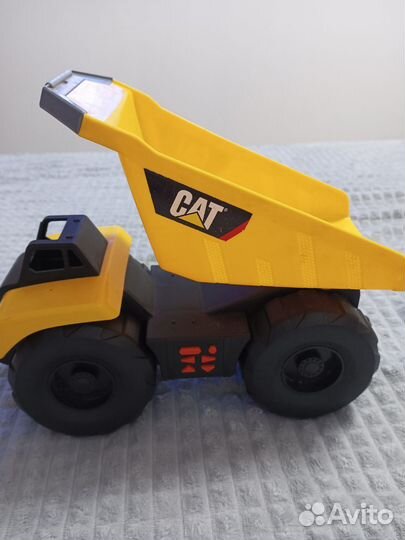 Самосвал cat