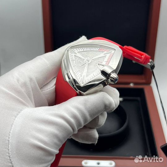 Часы Hamilton Ventura