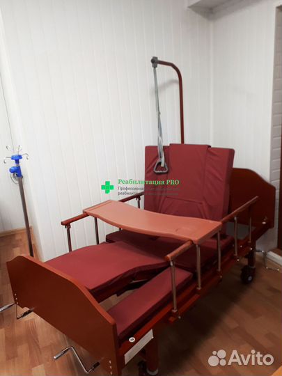 Медицинская кровать для ухода за больными