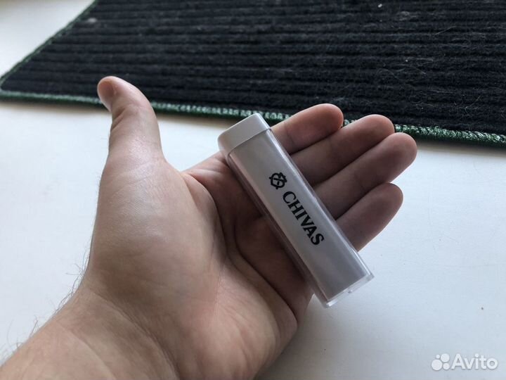 Портативная зарядка без блока и шнура