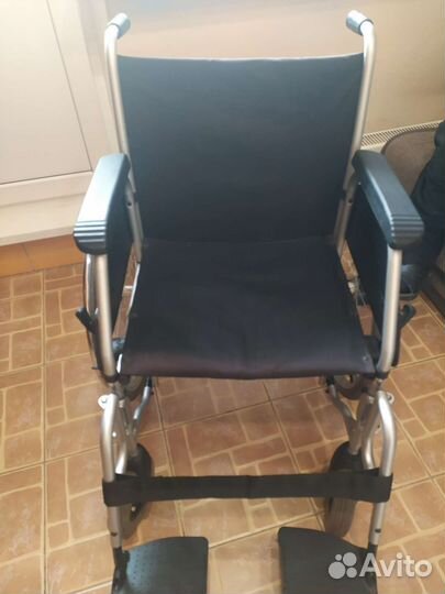Инвалидная коляска складная новая
