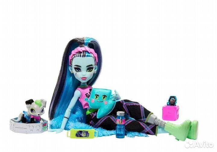 Кукла Monster High Creepover Party Frankie HKY68