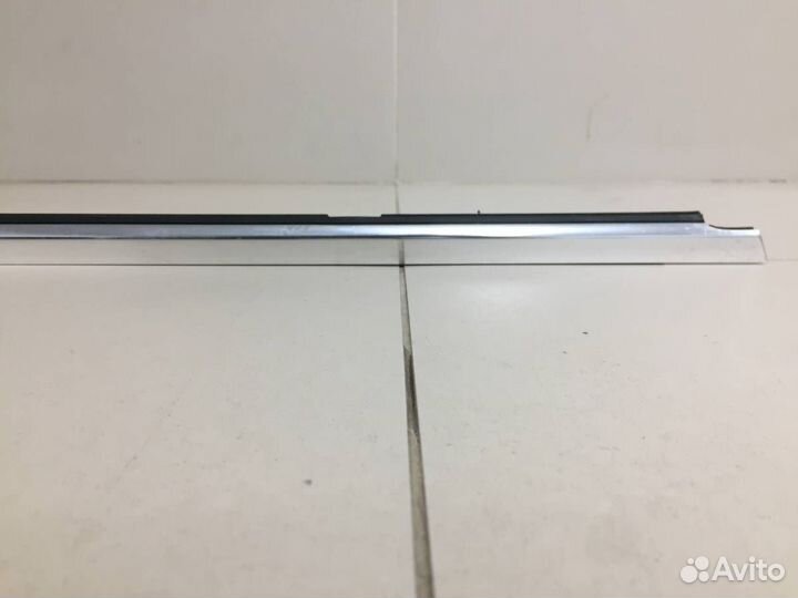 Уплотнитель стекла двери Volkswagen Tiguan 2017