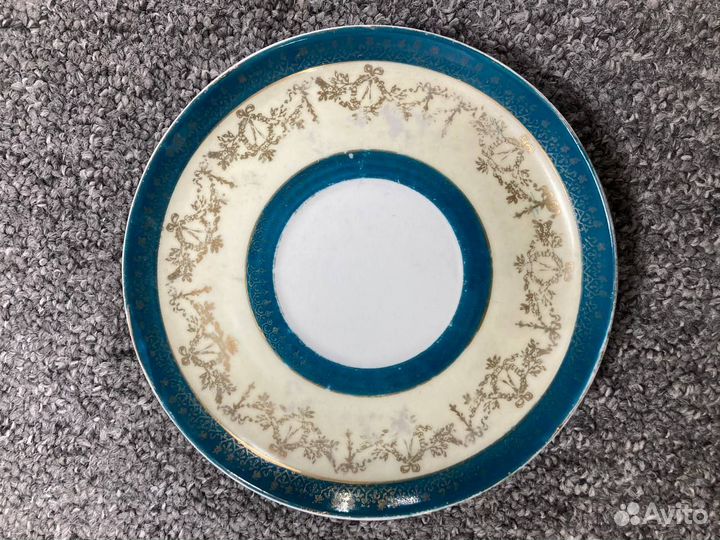 Фарфоровая чайная чашка с блюдцем