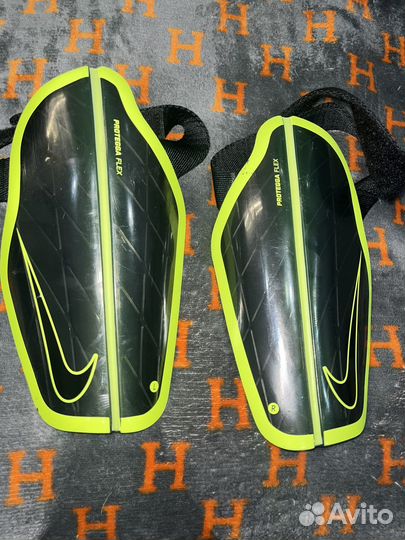 Футбольные щитки nike