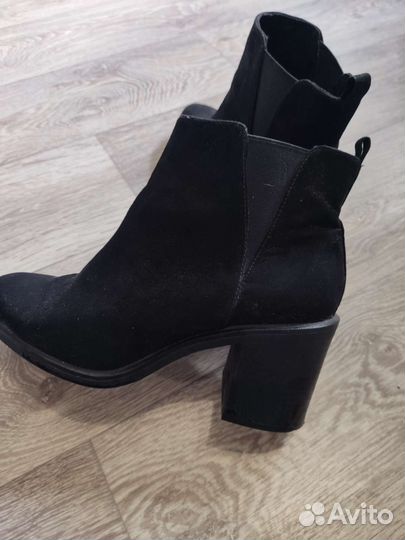 Ботинки замшевые