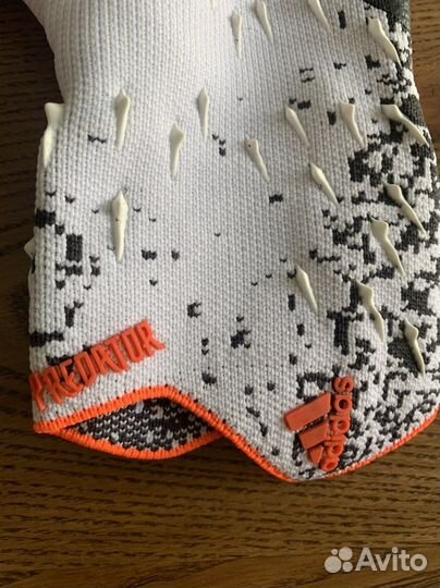 Футбольные вратарские перчатки