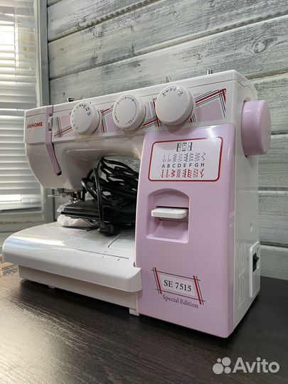 Швейная машина Janome SE 7515