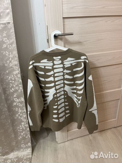 Свитшот ecru скелетон