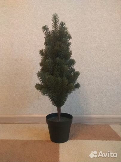 Искусственная ёлка в горшке (IKEA fejka)