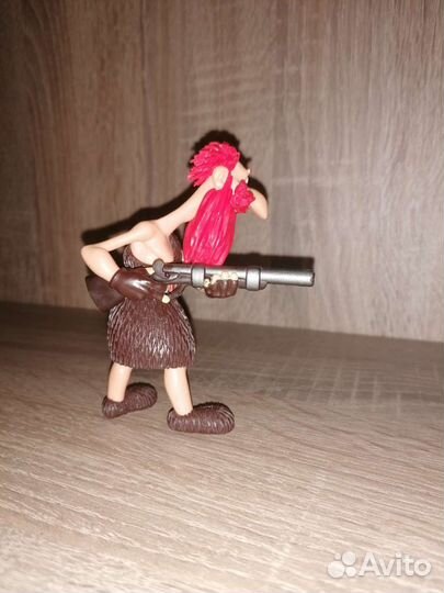 Фигурка охотника