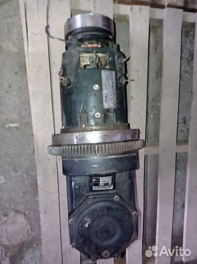 Запчасти для электротележки Linde W4X144