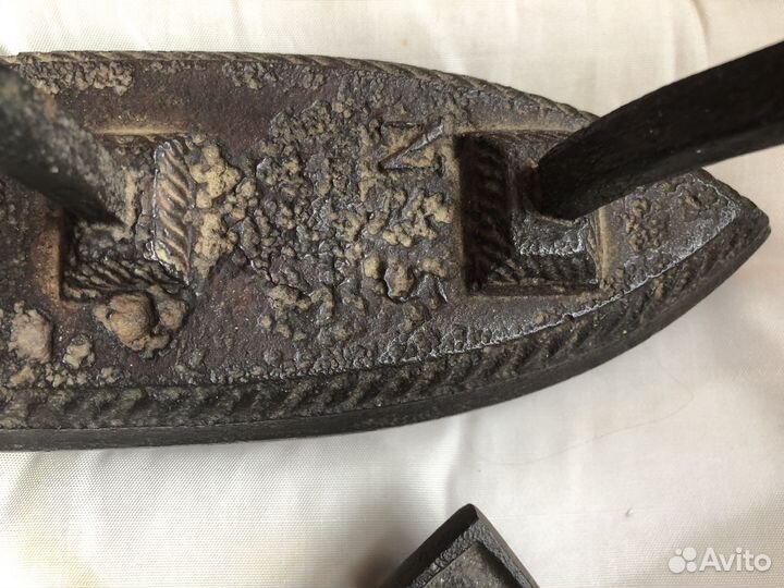 Утюг старинный