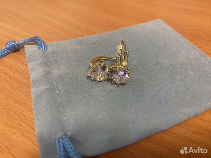 Серьги с кристаллами в форме сердца