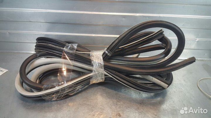 Уплотнитель двери задний левый Geely Mk MR479QA