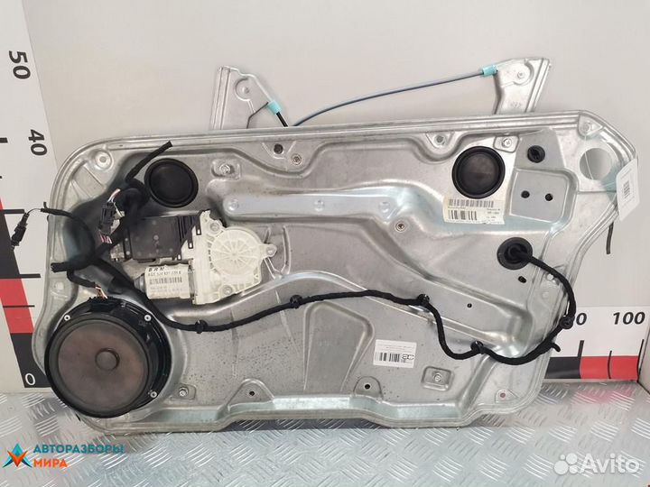 Стеклоподъемник передний правый Volkswagen Golf 3