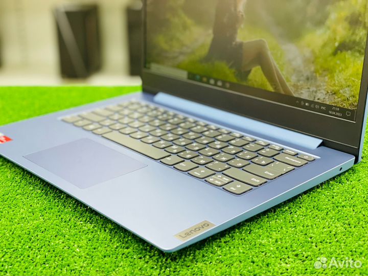 Ноутбук. AMD 3050U/14