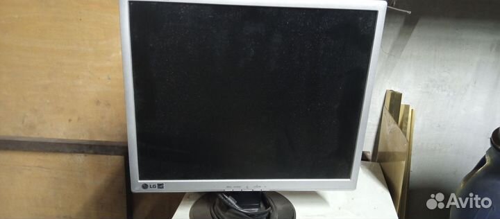 Монитор Samsung 27