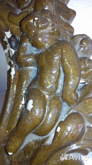 Зеркало в гипсовом обрамлении с ангелочками